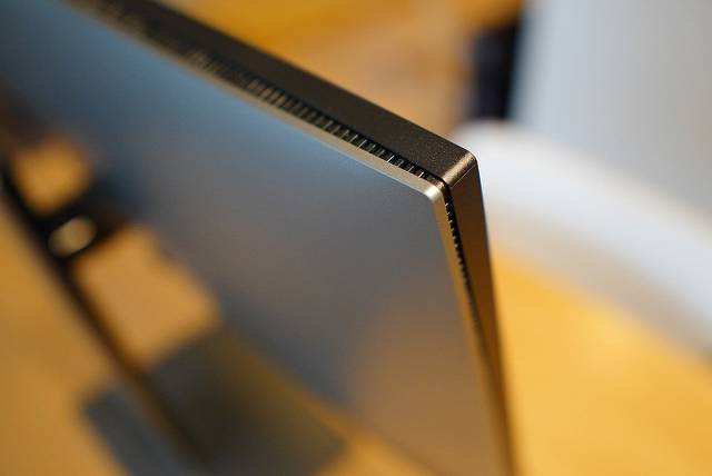 DELL U2720QMレビュー】高機能4K27インチディスプレイ 最大90W給電TYPE