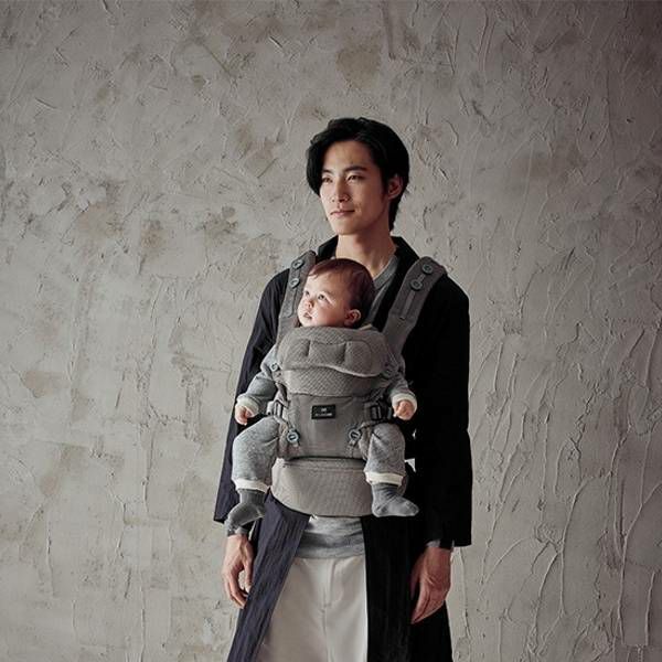 エールベベの抱っこ紐【ベビーキャリアスリー】ニュアンスグレー