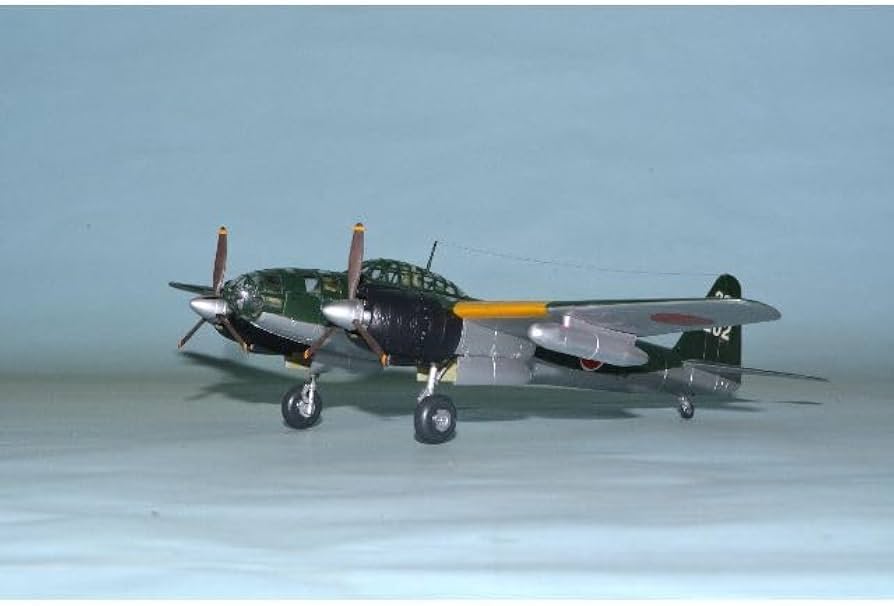 Amazon | 完成品 1/72ｽｹｰﾙ 日本海軍 陸上爆撃機『銀河』11型