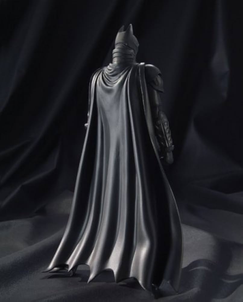 Amazon.co.jp: TAMASHII NATIONS MOVIE REALIZATION BATMAN&BAT-POD