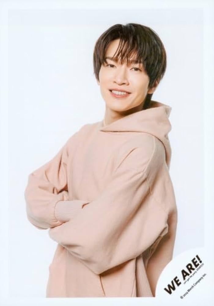 Amazon.co.jp: Snow Man 公式 生 写真（深澤辰哉）SM03321 : ホビー