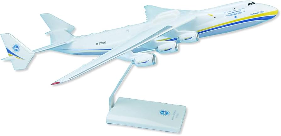 Amazon.com: AeroClix Antonov AN-225 Mriya Model Airplane – 1/200