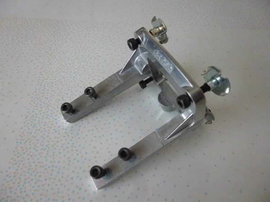 Amazon.co.jp: OS FS-20, FS-26用エンジンマウント : 車＆バイク