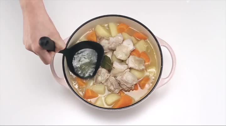 Amazon｜バーミキュラ 鋳物ホーロー鍋 22cm パールグレー 無水調理