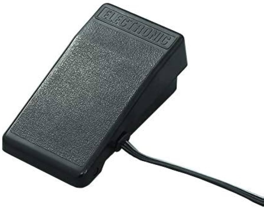 Amazon | ジャノメ純正電子ミシン用フットコントローラー（黒色・丸3