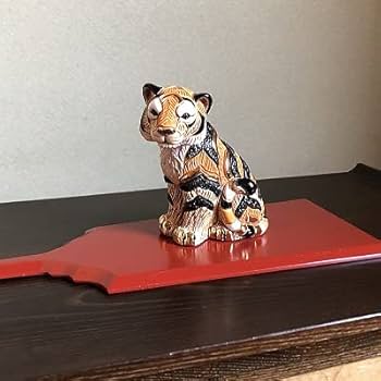 Amazon.co.jp: リンコナダ 座るトラ F233 動物 陶器 置物 虎 とら トラ