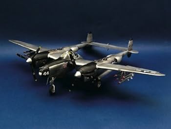 Amazon.com: Trumpeter 1/32 P38L-5-LO Lightning Fighter : Arts