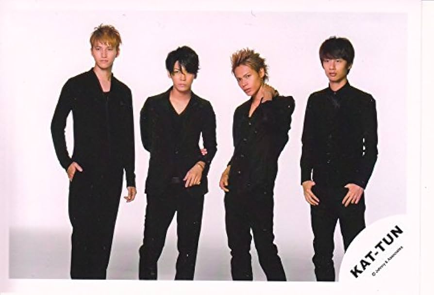 Amazon.co.jp: KAT-TUN 公式グッズ クリアファイル 集合 + 公式生写真