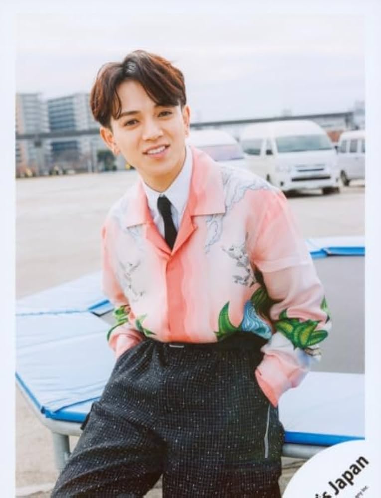 Amazon.co.jp: Travis Japan 公式 生 写真（宮近海斗）TJ01079 : おもちゃ