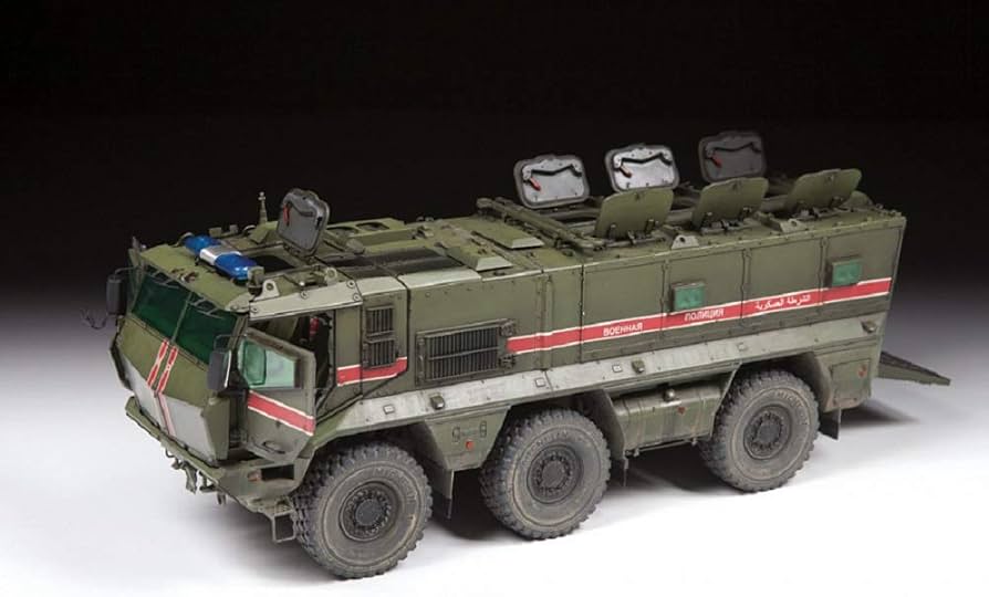 Amazon | ズベズダ 1/35 ロシア陸軍 装輪装甲車 タイフーン-K