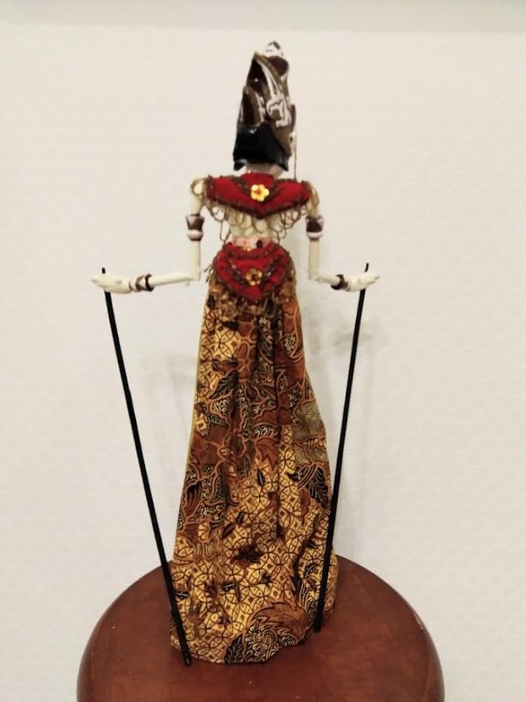 Amazon.co.jp: ワヤン・ゴレ インドネシアの操り人形 : おもちゃ