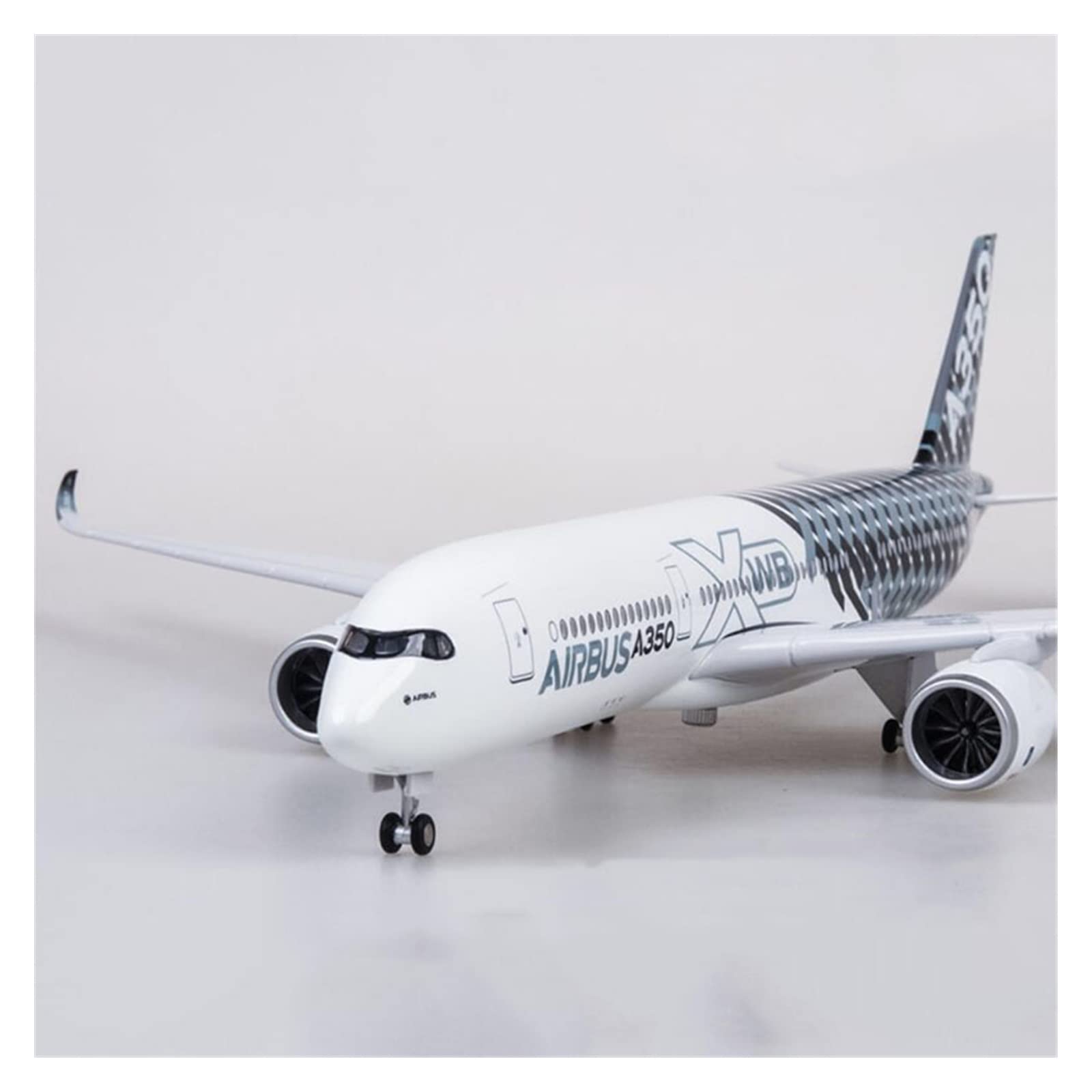 Amazon.co.jp: 47 センチメートル 1/142 エアバス A350 XWB 航空会社
