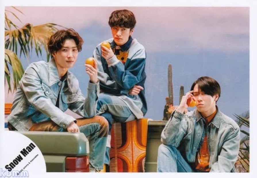 Amazon.co.jp: Snow Man 公式 生 写真（渡辺翔太・深澤辰哉・宮舘涼太