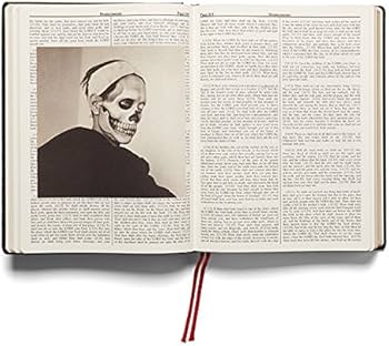 Holy Bible: Broomberg, Adam, and Chanarin, Oliver: 9781907946417