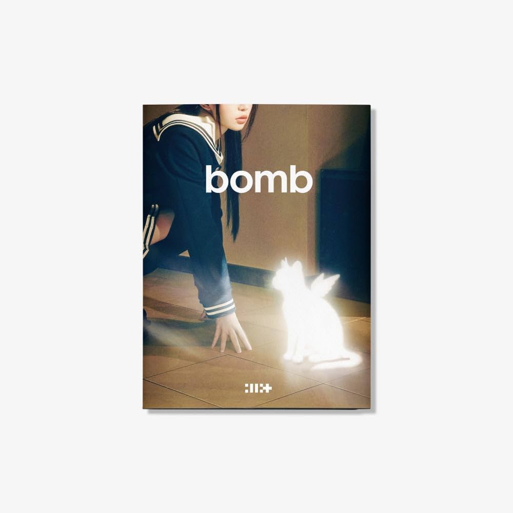 Amazon.co.jp: アイリット ILLIT - 3rd Mini Album bomb Weverse