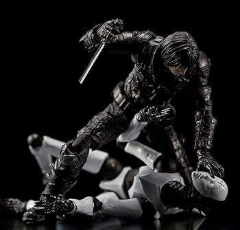 Amazon.co.jp: 東亜重工 BLAME! 霧亥+駆除系 1 12 フィギュアセット