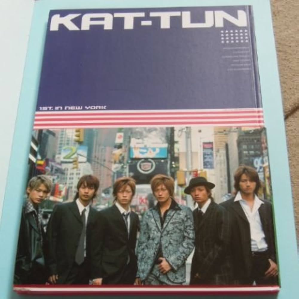 Amazon.co.jp: 写真集 ☆ KAT-TUN 2003 「KAT-TUN 1st. in NEW YORK」 : 本