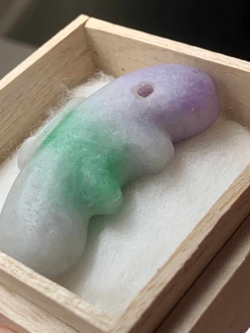 古墳期出土超ろうかん糸魚川紫翡翠勾玉ラベンダー翡翠縄文石器土器根付