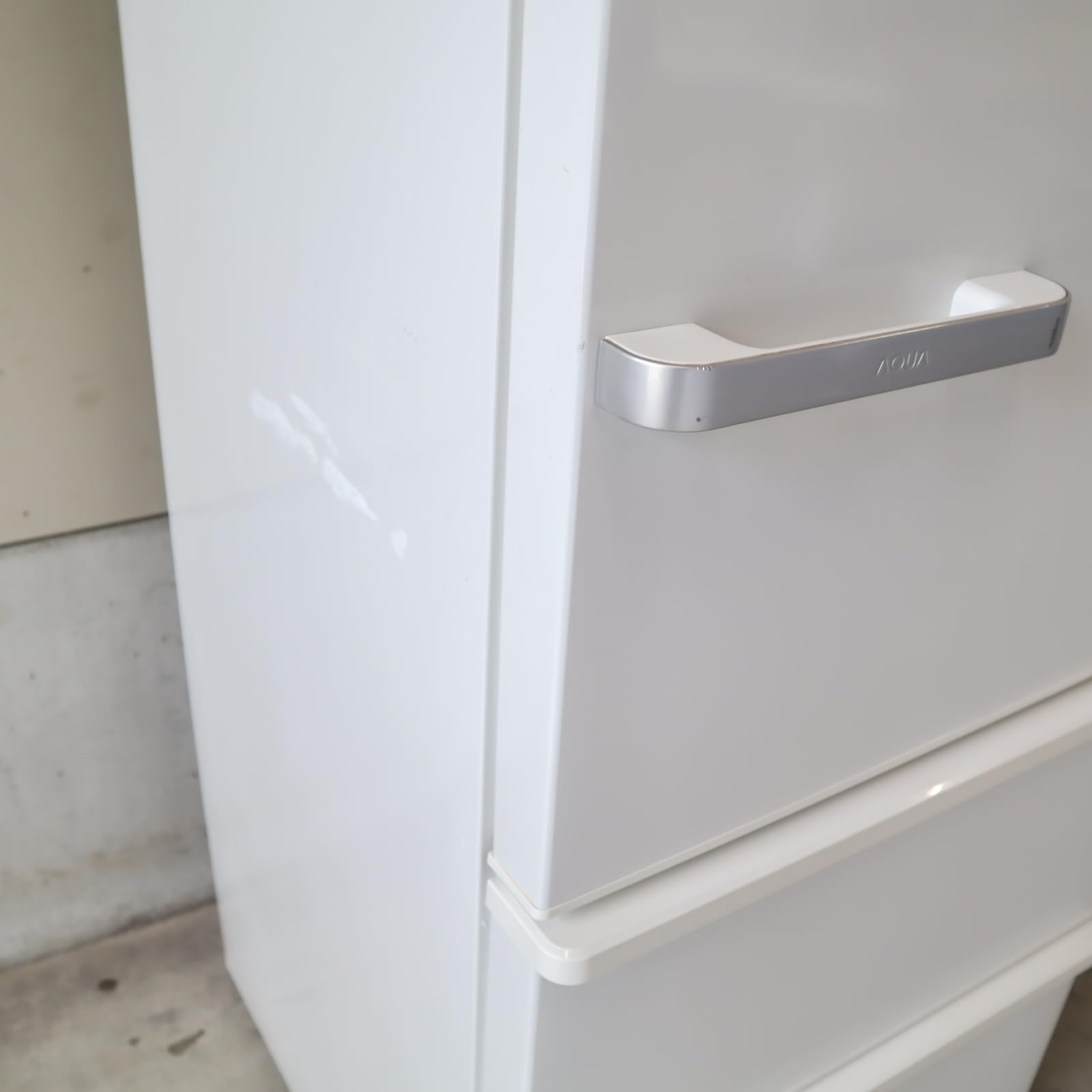 Amazon | AQR-27G-W(ナチュラルホワイト) 3ドア冷蔵庫 右開き 272L