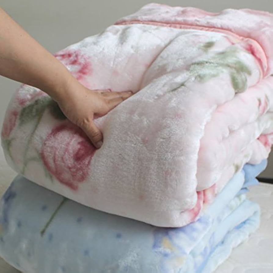 Amazon.com: Kyoto Nishikawa Quality Blanket (140cm x 200cm, Floral