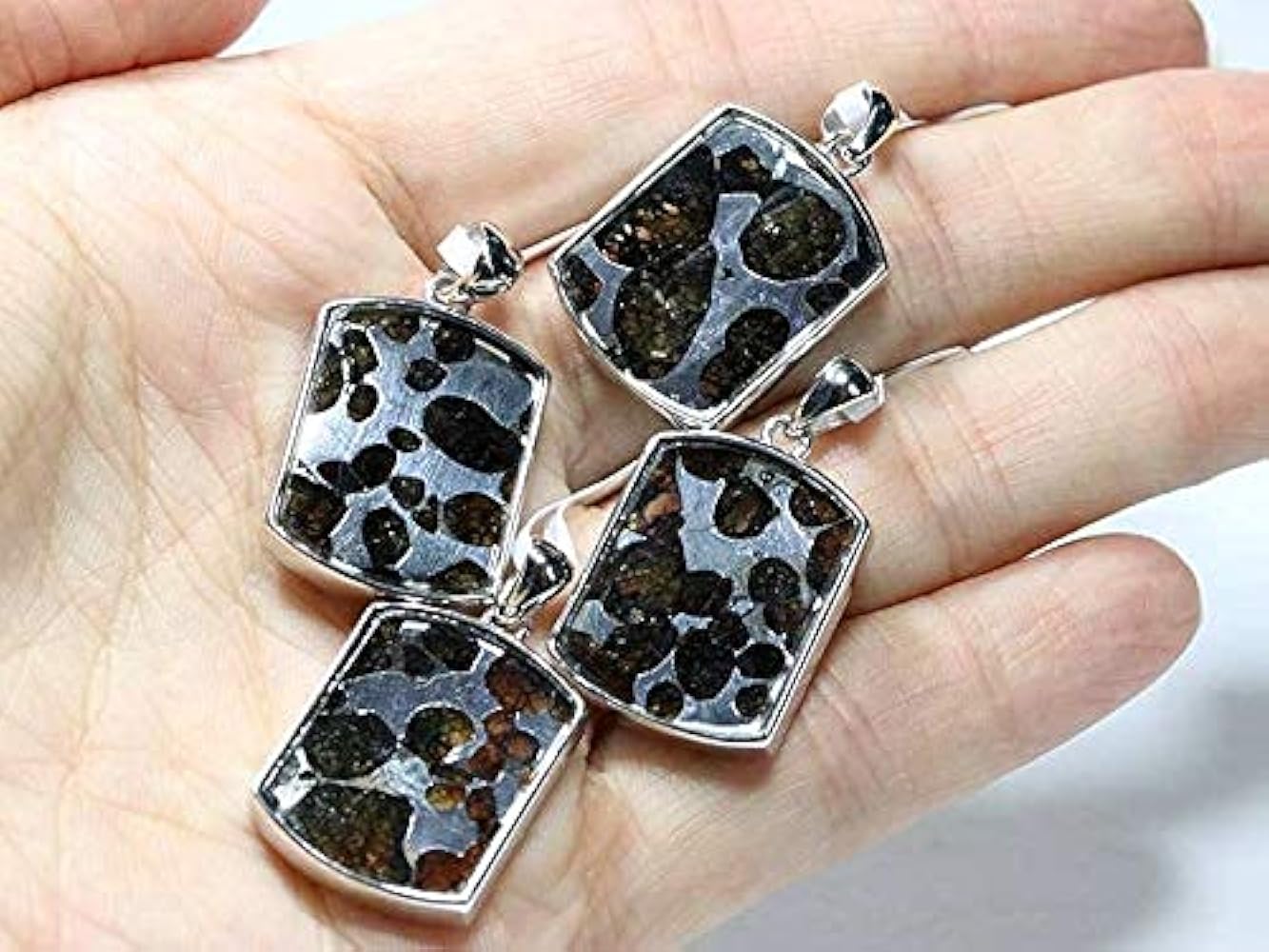 Amazon.co.jp: 【石流通センター】 【ペンダント】 ロシア産