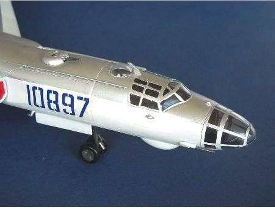 Amazon | トランペッター 1/72 ツポレフ Tu-16k-26 バジャーG 爆撃機