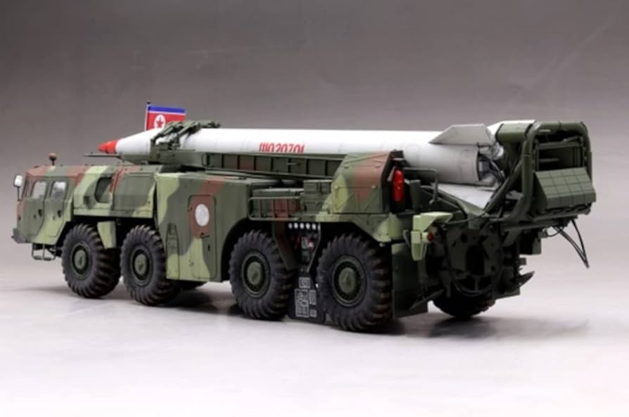Amazon.com: Trumpeter 1: 35 - Hwasong-5 North Korean Missile
