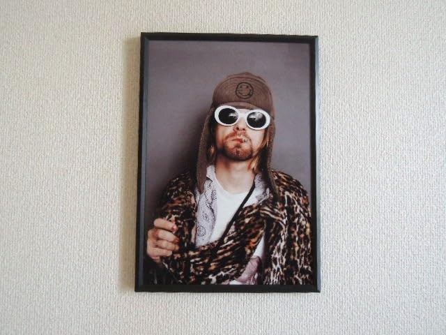 Amazon.co.jp: A4 額付き ポスター カートコバーン Kurt Cobain