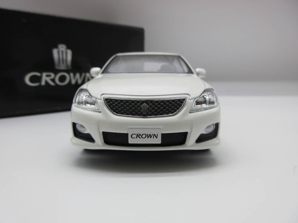 Amazon | 1/30 ミニカー クラウンアスリート 200系 CROWN カラー