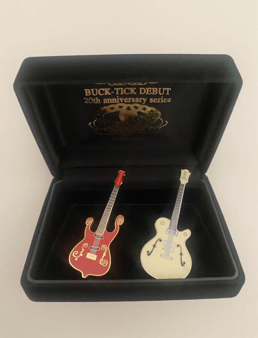 Amazon | 20周年記念 ギター型ピンバッジ バクチク 今井寿 星野英彦