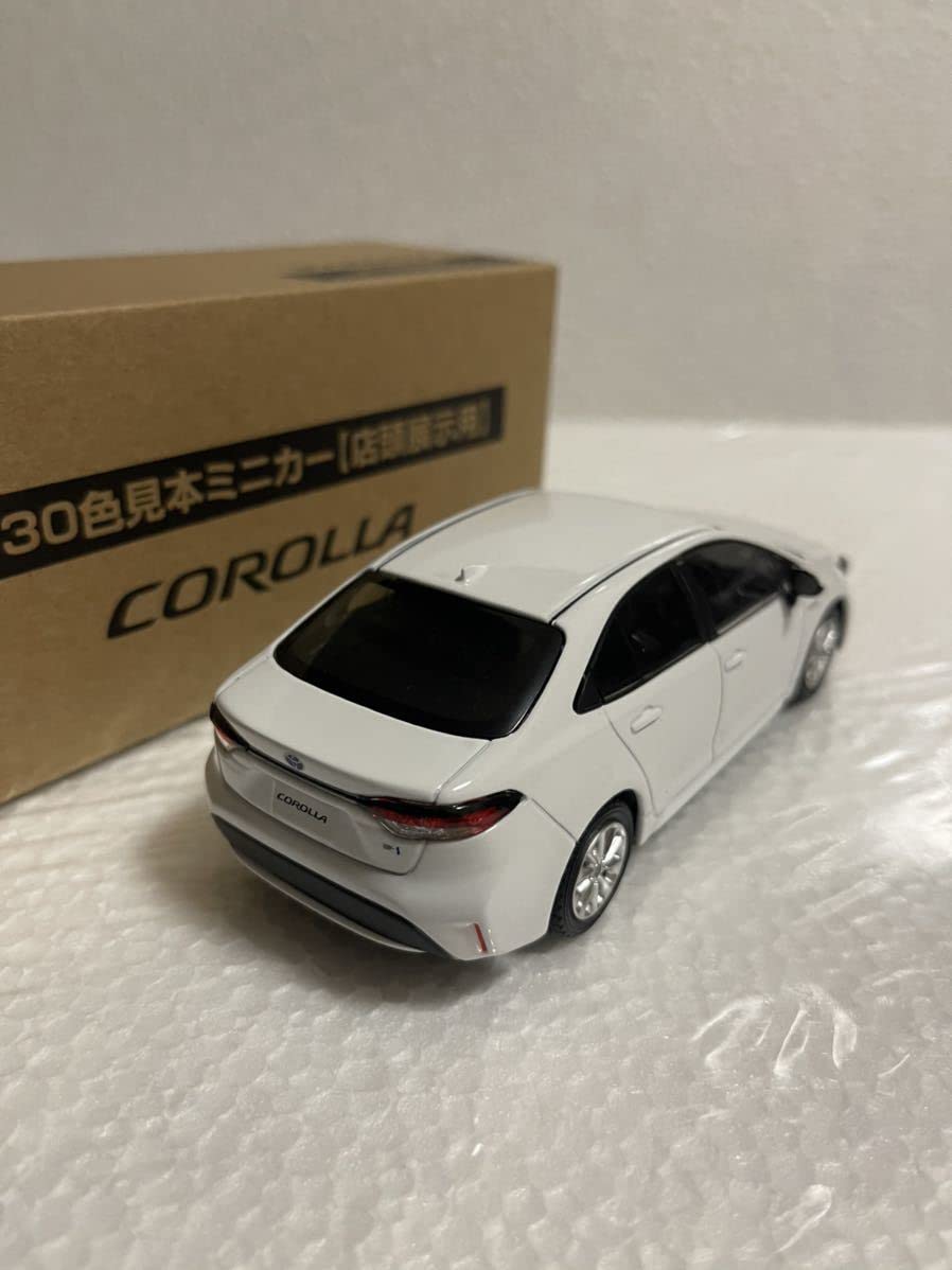 Amazon | 1/30 ミニカー 新型カローラ セダン COROLLA カラーサンプル