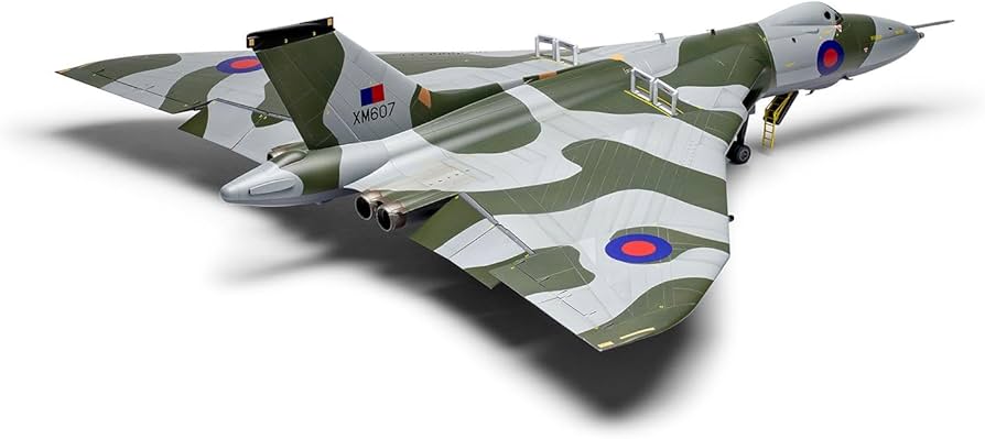 Amazon | エアフィックス 1/72 アブロ バルカン B.2 ブラック・バック