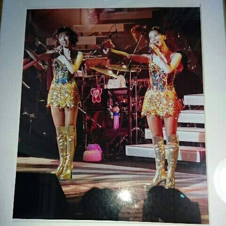 Amazon.co.jp: ピンク レディー 大判生写真 復活ライブ2005 未唯mie