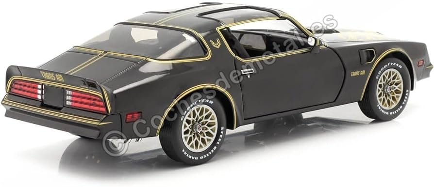 Amazon | グリーンライト 1/18 1977 ポンティアック ファイヤーバード