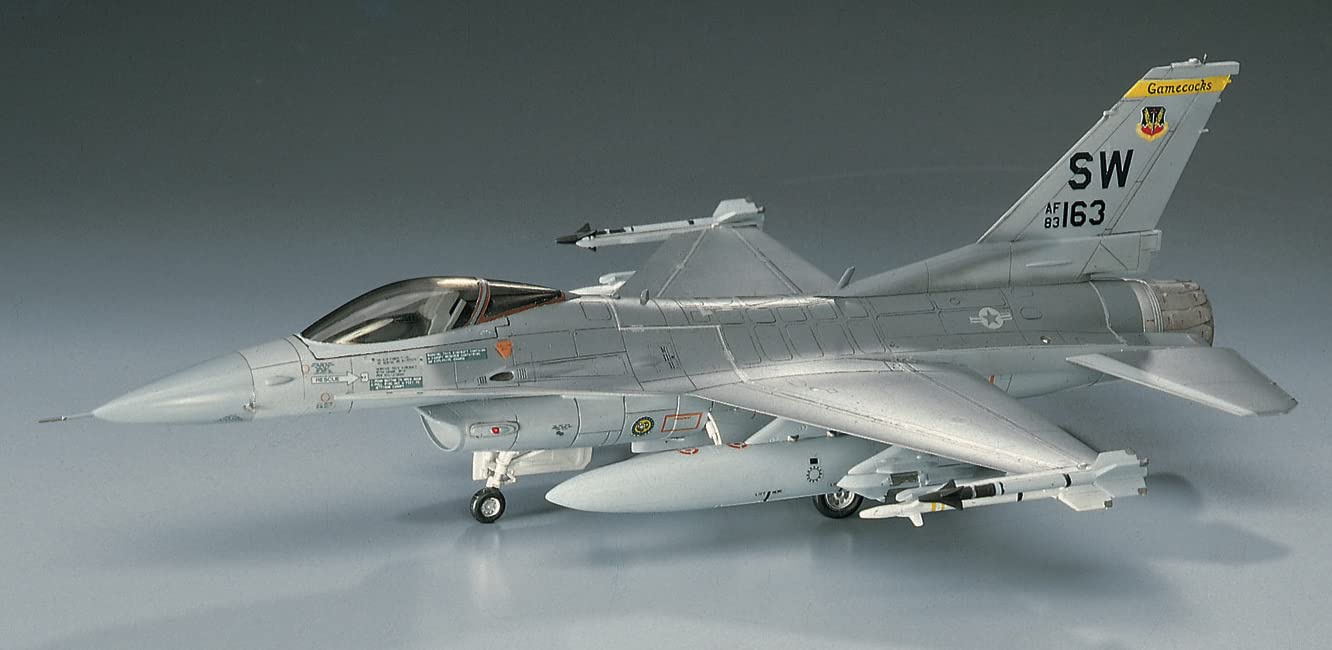 Amazon.com: Hasegawa 1:72 Scale F-16C Fighting Falcon Model Kit