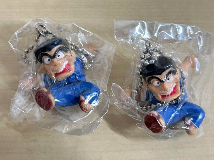 Amazon.co.jp: こち亀 両さん フィギュア キーホルダー ストラップ 2個