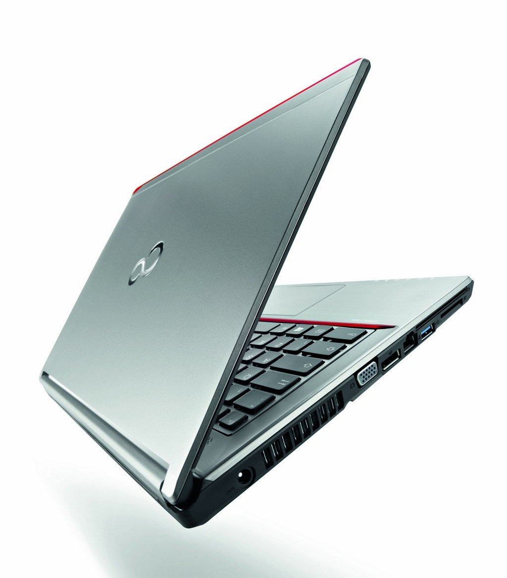 An FUJITSU Notebook LIFEBOOK A743 Core i5 4GB 新品SSD240GB DVD-ROM