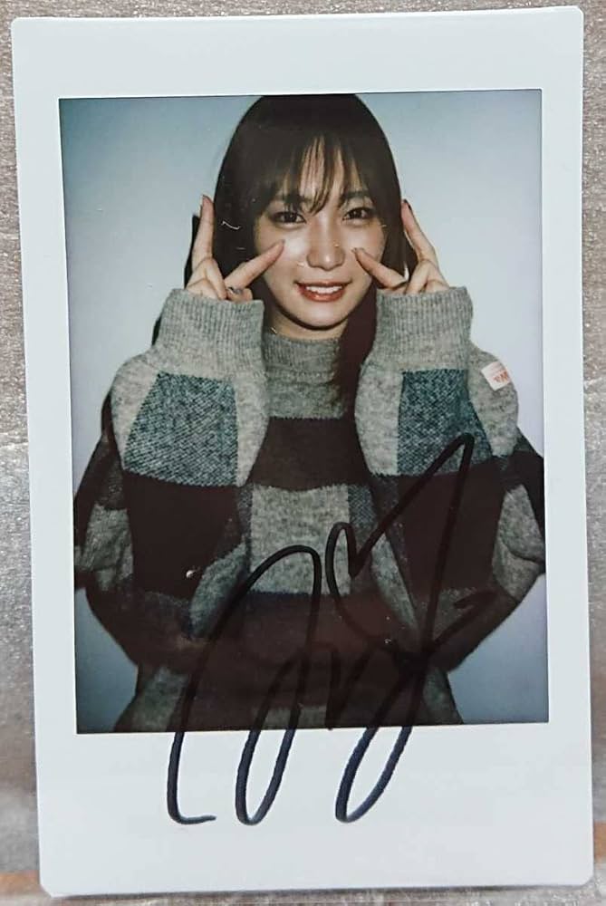 Amazon.co.jp: 美谷朱里 直筆サイン入り現場生チェキ「Cosplay Fetish