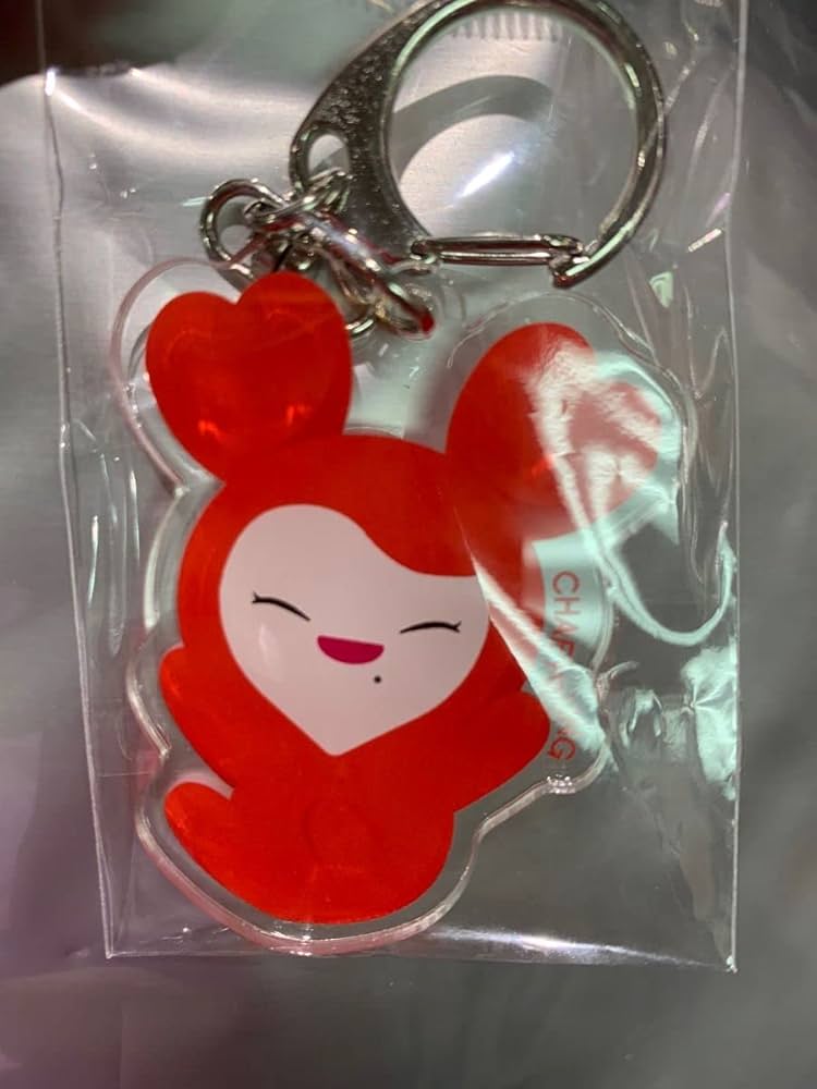 Amazon.co.jp: TWICE チェヨン ラブリー キーホルダー : おもちゃ