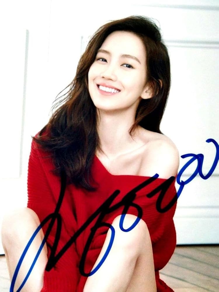 Amazon.co.jp: シン・ヒョンビン直筆サイン入り2Lサイズ写真Shin Hyun