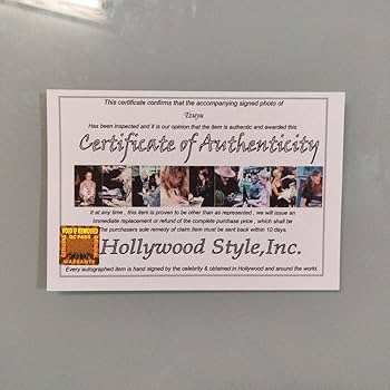 Amazon.co.jp: ツウィ直筆サイン入り2Lサイズ写真…TWICE… TZUYU : おもちゃ