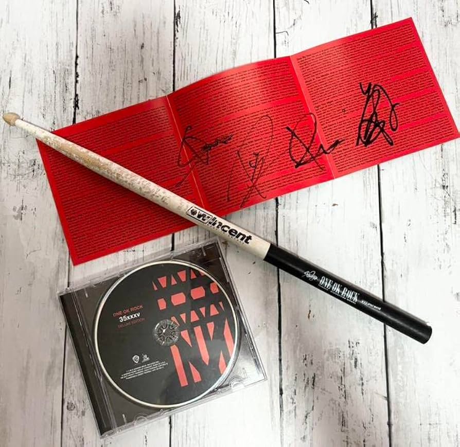 Amazon.co.jp: ONE OK ROCK サイン入り CD Tomoya 実使用 スティック