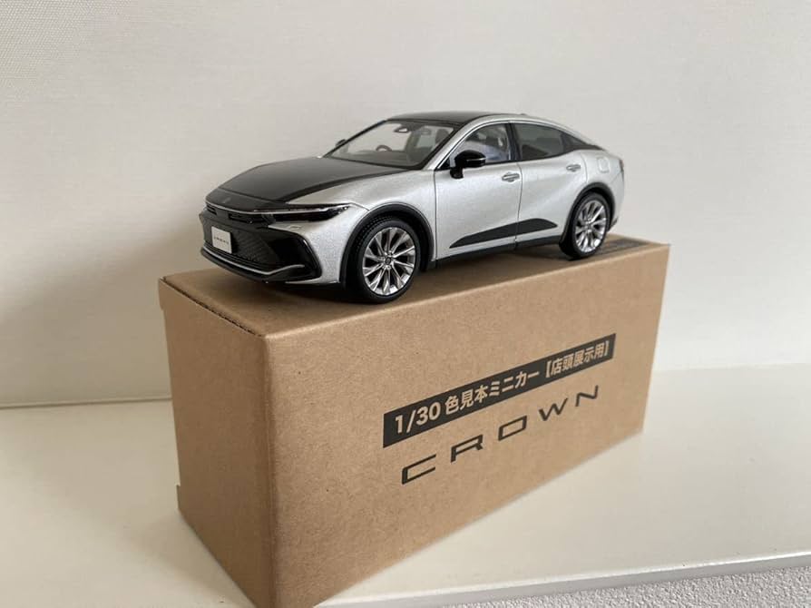 Amazon.co.jp: 新型 クラウン クロスオーバー ミニカー 1/30 2ZB
