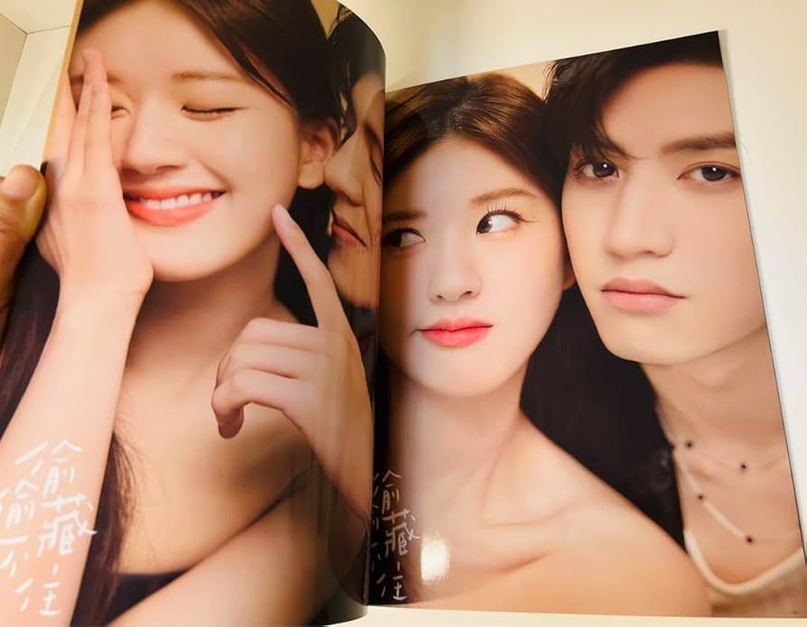 Amazon.co.jp: 偷偷藏不住 写真集 PB 趙露思 チャオルースー チェン