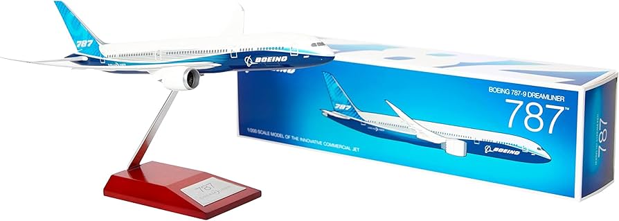 Amazon.com: Boeing Unified 787-9 Dreamliner 1:200 Model : Arts