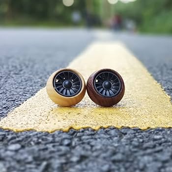 Amazon.co.jp: 車用 アロマディフューザー 木製 旋風エンジン クリップ