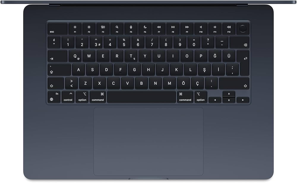 Apple M3 çipli 15 inç MacBook Air Laptop: 15.3 inç Liquid Retina