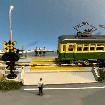 Amazon | 江ノ電 鎌倉高校前駅界隈・踏切 Nゲージ ジオラマ 鉄道模型