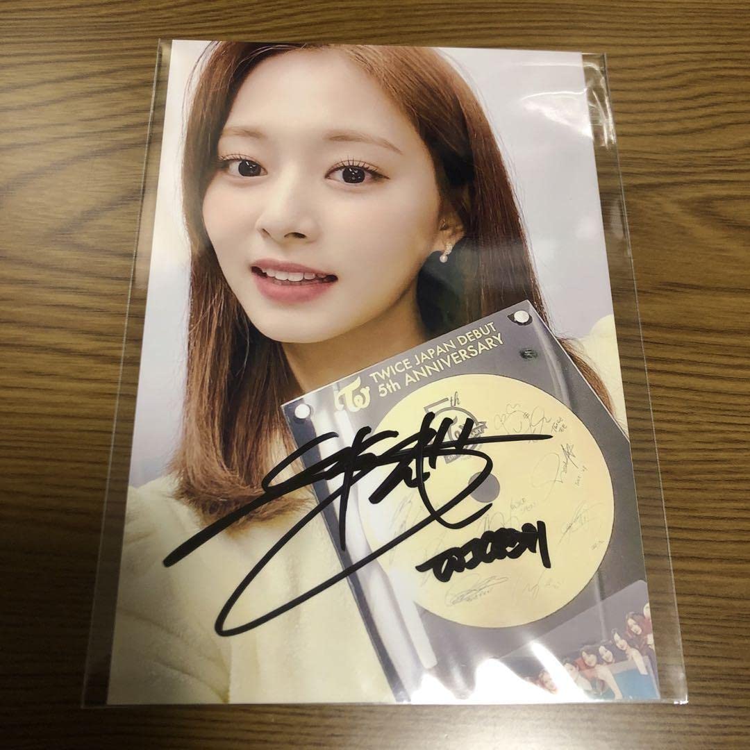 Amazon.co.jp: TWICE ツウィ 直筆 サイン 写真 : おもちゃ
