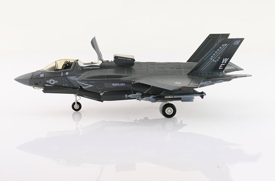 Amazon | HOBBY MASTER 1/72 F-35B ライトニングII VMFA-214 ブラック
